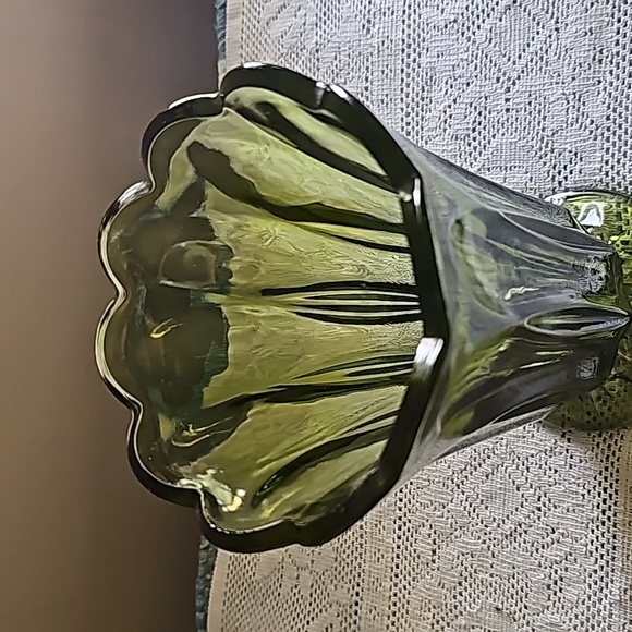 Vintage Avocado Green Footed Glass Vase - Picture 4 of 7